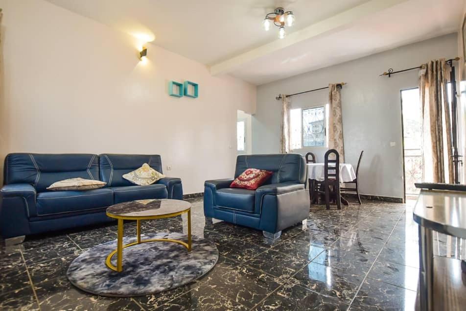Appartements Neuf De Haut Standing Dm & Ng A Bafoussam Экстерьер фото